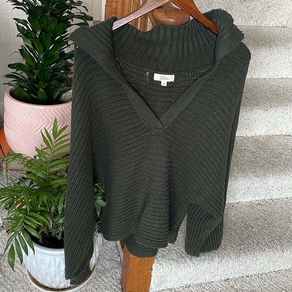 Elan Slouchy Knit Green Sweater - Picture 2 of 15